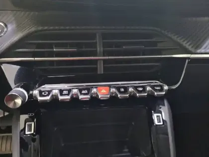 Photo 23 Peugeot 208  Electrique 50 kWh 136ch