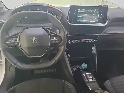 Photo 6 Peugeot 208  Electrique 50 kWh 136ch