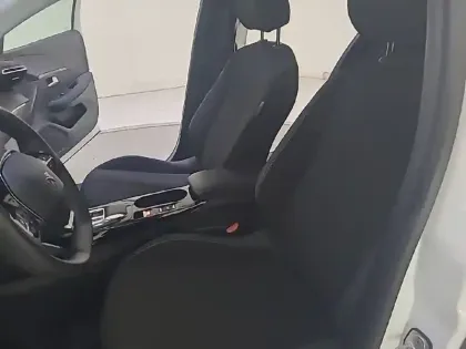 Photo 5 Peugeot 208  Electrique 50 kWh 136ch