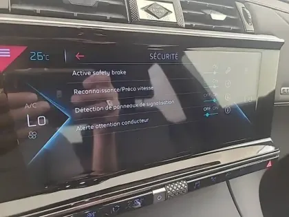 Photo 41 DS DS 7 DS7 Crossback Hybride E-Tense 300 EAT8 4x4