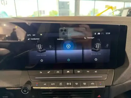 Photo 21 Opel Astra  1.2 Turbo Hybride 145 ch Automatique