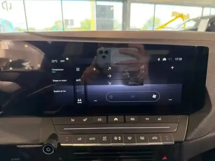 Photo 14 Opel Astra  1.2 Turbo Hybride 145 ch Automatique