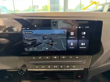 Photo 19 Opel Astra  1.2 Turbo Hybride 145 ch Automatique