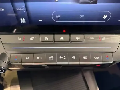 Photo 17 Opel Astra  1.2 Turbo Hybride 145 ch Automatique