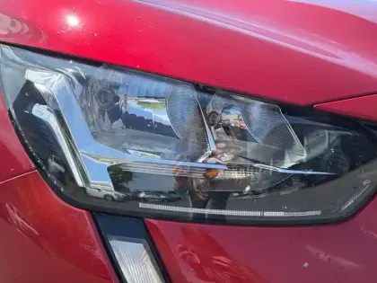 Photo 15 Peugeot 208  Electrique 50 kWh 136ch