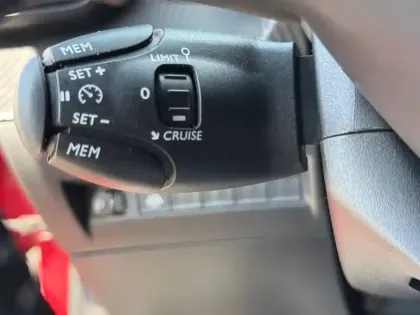 Photo 18 Peugeot 208  Electrique 50 kWh 136ch