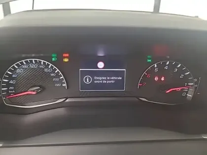 Photo 9 Peugeot 2008  PureTech 100 S&S BVM6