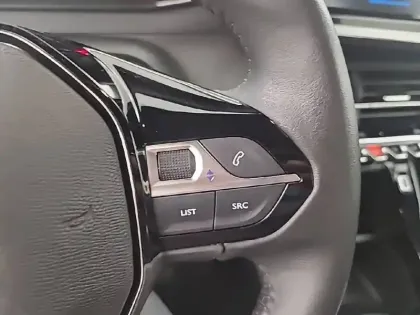 Photo 20 Peugeot 2008  PureTech 100 S&S BVM6