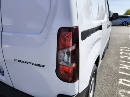 Photo 16 Peugeot Partner E- FGN 136 CH M CHARG UT MAJ 54 KWH AUT