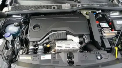 Photo 15 Peugeot 2008  Hybrid 110 e-DCS6