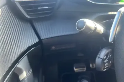 Photo 17 Peugeot 2008  PureTech 130 S&S EAT8