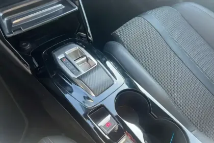 Photo 20 Peugeot 2008  PureTech 130 S&S EAT8