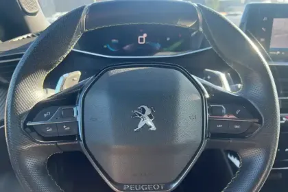 Photo 16 Peugeot 2008  PureTech 130 S&S EAT8