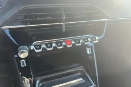 Photo 19 Peugeot 2008  PureTech 130 S&S EAT8