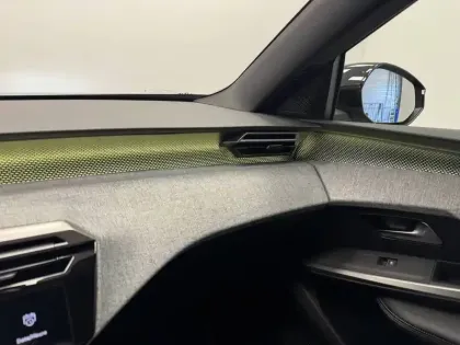 Photo 33 Peugeot 3008  Hybrid 145 e-DCS6