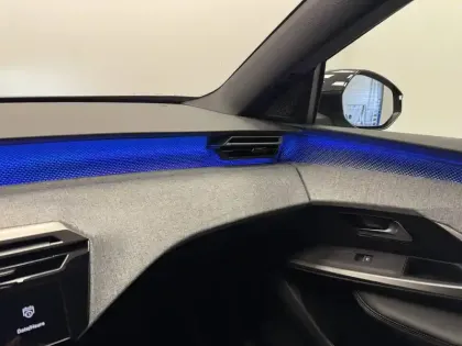 Photo 34 Peugeot 3008  Hybrid 145 e-DCS6