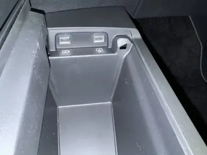 Photo 40 Peugeot 3008  Hybrid 145 e-DCS6