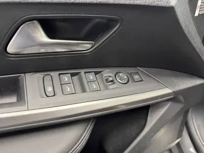 Photo 19 Peugeot 3008  Hybrid 145 e-DCS6