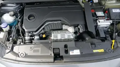 Photo 12 Peugeot 208  Hybrid 110 ch e-DCS6