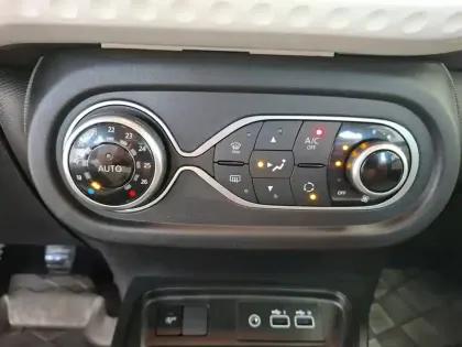 Photo 24 Renault Twingo  III SCe 65