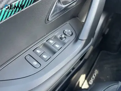 Photo 19 Peugeot 2008  BlueHDi 130 S&S EAT8