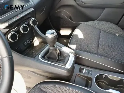 Photo 11 Renault Captur  mild hybrid 140