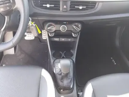 Photo 10 Kia Picanto  1.2 DPi 79 ch BVMA5