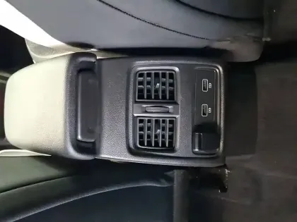 Photo 31 Renault Captur  TCe 100