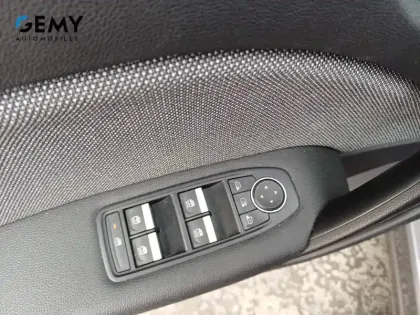 Photo 11 Renault Captur  E-Tech full hybrid 145 ch