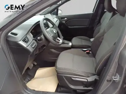 Photo 8 Renault Captur  E-Tech full hybrid 145 ch