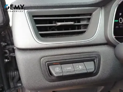 Photo 17 Renault Captur  E-Tech full hybrid 145 ch