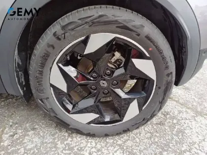 Photo 10 Renault Captur  E-Tech full hybrid 145 ch