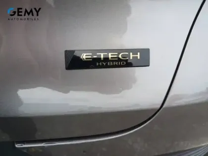 Photo 19 Renault Captur  E-Tech full hybrid 145 ch