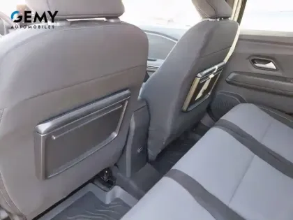 Photo 12 Dacia Jogger  Hybrid 140 5 places