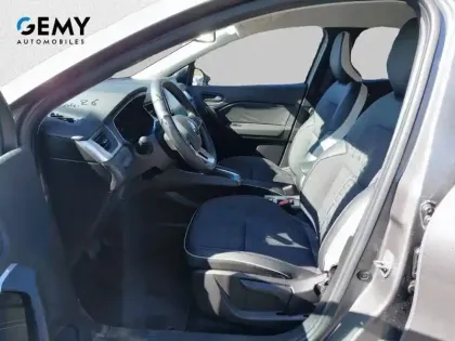 Photo 8 Renault Captur  E-Tech full hybrid 145