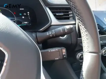 Photo 22 Renault Captur  E-Tech full hybrid 145