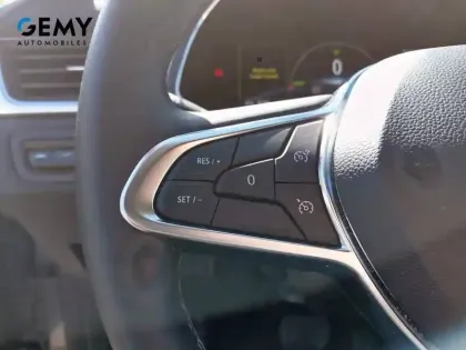 Photo 19 Renault Captur  E-Tech full hybrid 145