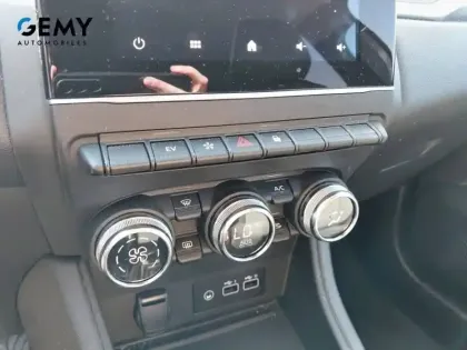 Photo 27 Renault Captur  E-Tech full hybrid 145