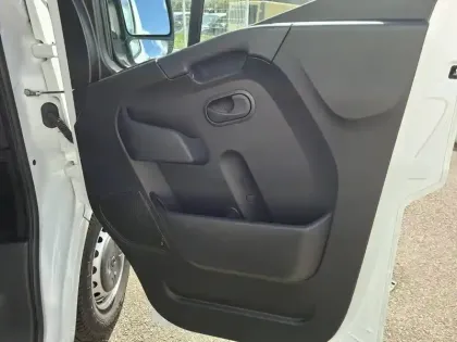 Photo 11 Renault Master  FGN TRAC F3500 L2H2 BLUE DCI 135