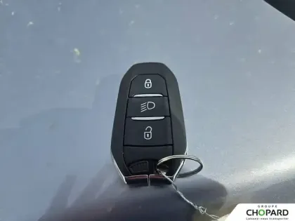 Photo 20 Peugeot 208  Hybrid 100 e-DCS6