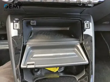 Photo 22 Peugeot 208  Electrique 50 kWh 136ch