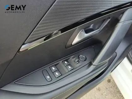 Photo 11 Peugeot 208  Electrique 50 kWh 136ch