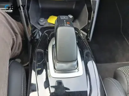 Photo 23 Peugeot 208  Electrique 50 kWh 136ch