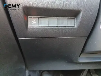 Photo 13 Peugeot 208  Electrique 50 kWh 136ch