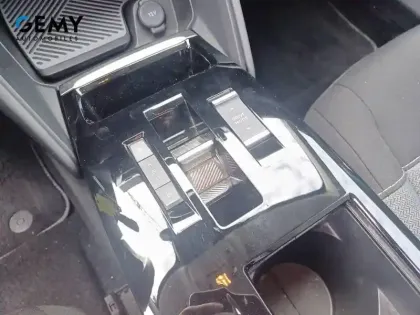 Photo 16 Citroën C4 e- 136 ch Automatique