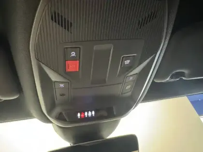 Photo 40 Peugeot 408  Hybrid 145 e-DCS6