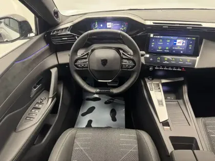 Photo 18 Peugeot 408  Hybrid 145 e-DCS6