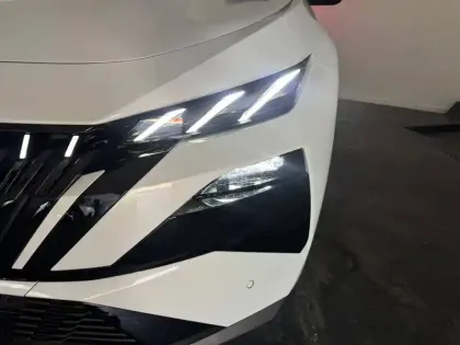 Photo 46 Peugeot 408  Hybrid 145 e-DCS6