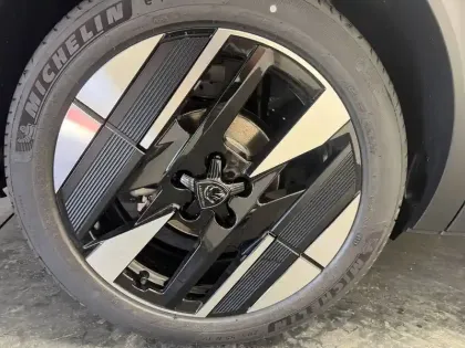 Photo 15 Peugeot 408  Hybrid 145 e-DCS6