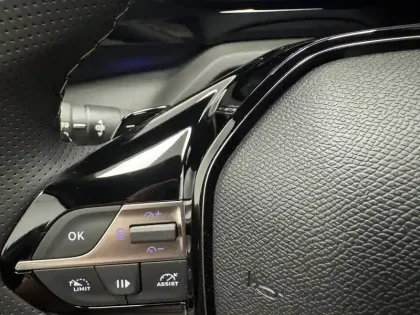 Photo 32 Peugeot 408  Hybrid 145 e-DCS6